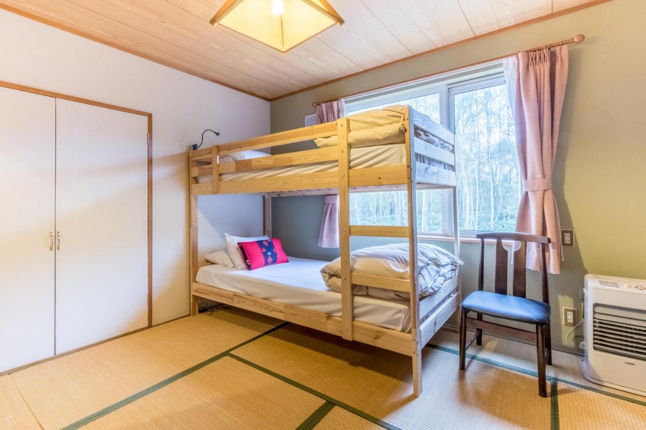 Freeride Backpackers Lodge Нисэко Экстерьер фото