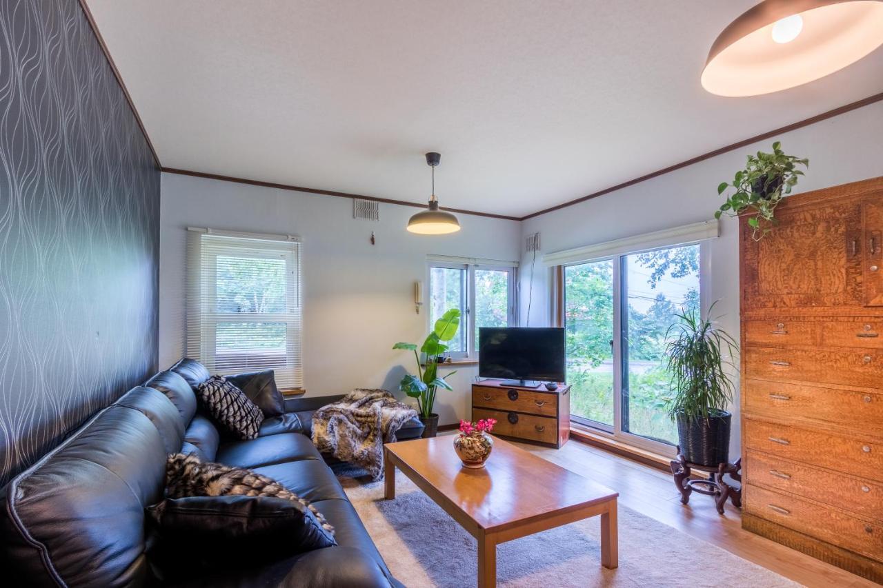 Freeride Backpackers Lodge Нисэко Экстерьер фото