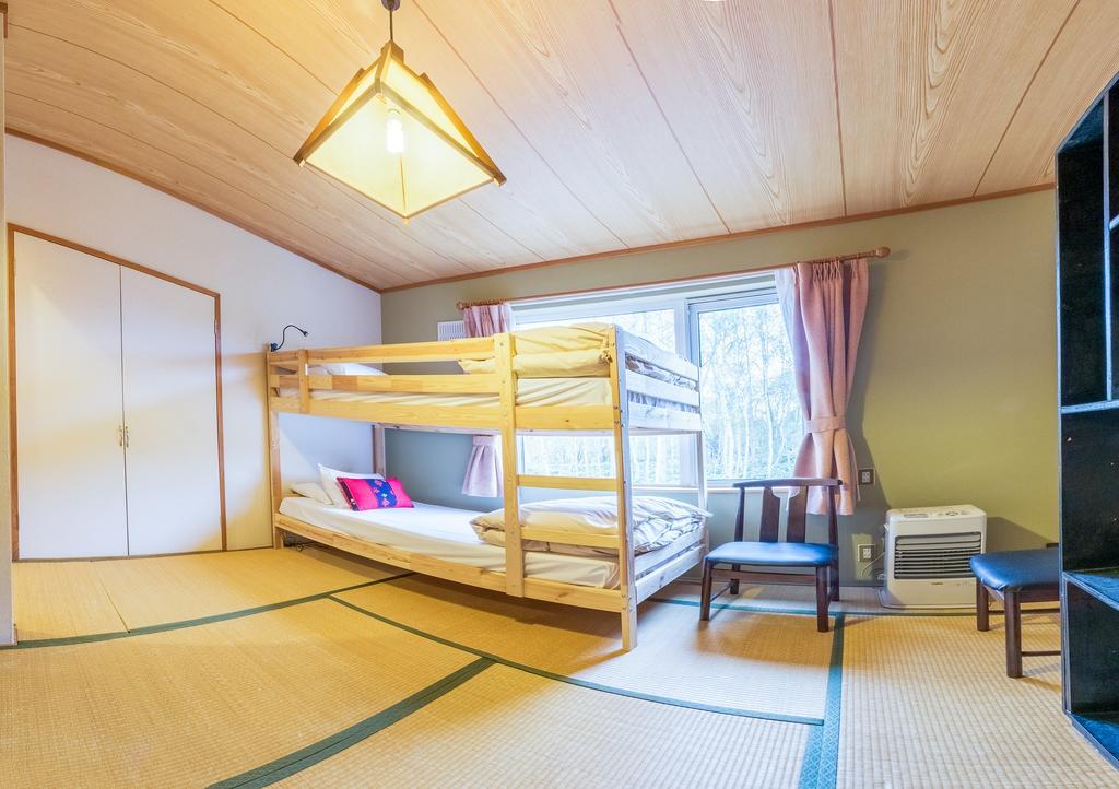 Freeride Backpackers Lodge Нисэко Экстерьер фото
